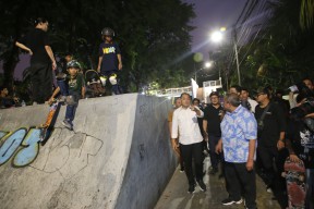 Wali Kota Surabaya Tinjau Skate & BMX Park Kalimas, Bahas Revitalisasi Bersama Komunitas