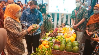 Gubernur Khofifah Buka InAgro Expo dan Bussines Forum Kadin Jatim