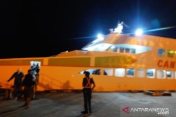 Dihadang Gelombang, KM Cantika Balik ke Pelabuhan Tenau Kupang