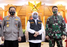 KASAD dan Wakapolri Pantau Covid-19 di Jatim