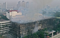 Saat Ini Petugas Masih Melakukan Proses Pendinginan