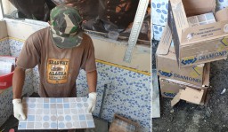 Konsumen Kecewa, Mitra10 Surabaya Menjual Keramik Afkiran