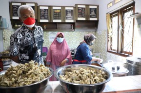 Sri Narsih Sampaikan Terima Kasih Lapak Ganjar Dongkrak Pendapatannya