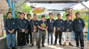 Penutupan KKN Tematik FTIK UHT di Kelurahan Keputih: Kolaborasi Mahasiswa dan Masyarakat