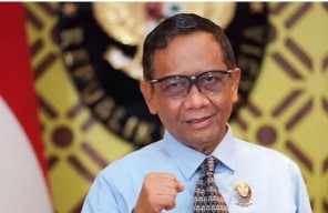 Mahfud MD Minta Korban Pinjol Ilegal Tak Usah Membayar Utang