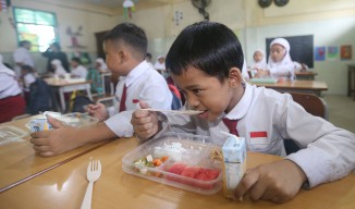 Pemkot Surabaya Siapkan Anggaran Rp1 Triliun untuk Program Makan Bergizi Gratis, Evaluasi Berjalan Lancar