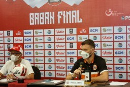 Marco Motta Bertekad Mengangkat Piala Bersama Persija