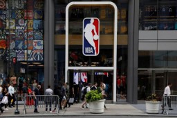 Pemain NBA Sepakat Gaji Dipotong 25 Persen