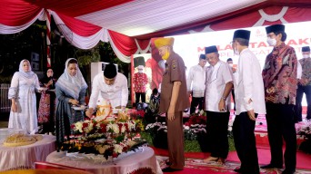 Wali Kota Eri Cahyadi Janji Bahagiakan Veteran Surabaya