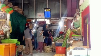 Lima Pasar di Surabaya Dipasangi Layar Monitor Harga Bahan Pokok