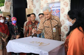 Ganjar Harap Pekalongan Jadi Pusat Batik Dunia
