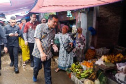 Pastikan Harga Stabil, Gubernur Jateng Sidak Pasar di Jepara
