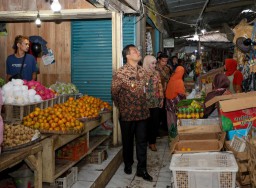 Pedagang Pasar Boja Curhat ke Gubernur Jateng, Revitalisasi Segera Direalisasikan