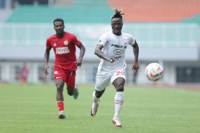 Persis Solo Amankan Satu Poin di Kandang Semen Padang FC, Riyandi Bersinar