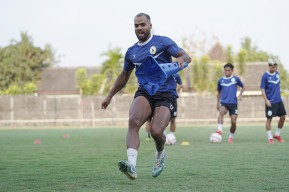 Phil Ofosu Absen Lawan Barito Putera, PSS Sleman Ungkap Alasan Cedera Achilles Sang Bek Kanan