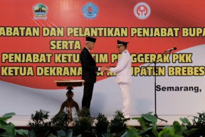 Ganjar Ingatkan PR Kemiskinan, Penanganan Bawang, dan Investasi