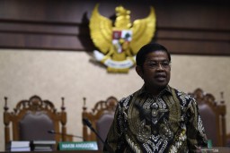 Mantan Menteri Sosial Idrus Marham Bebas Murni