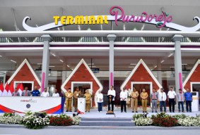 Presiden Jokowi Apresiasi Pembangunan Empat Terminal Penumpang Tipe A di Jawa