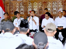 Presiden Jokowi Tegaskan Komitmen Pemerintah dalam Pemerataan Pembangunan Melalui Dana Desa