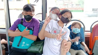 Begini Cara Ajari Anak Kelola Angpau Lebaran dengan Bijak sesuai Usia