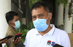 Seribu Cara Dilakukan Gugus Tugas Merayu OTG Agar Mau Berobat