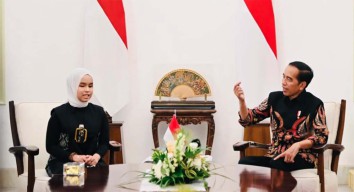 Presiden Jokowi Terima Peraih Golden Buzzer AGT 2023 Putri Ariani