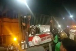 Sopir Ambulans Tewas dalam Kecelakaan Beruntun di Jakarta