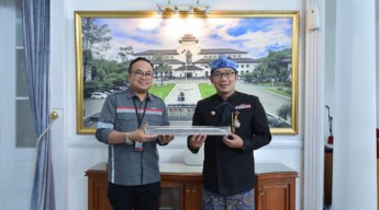 Ridwan Kamil: Kereta Cepat Jakarta Bandung Ditargetkan November 2022