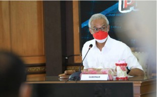 Ganjar Dukung Ide Kemenag Pembagian Zakat Lewat Lembaga Resmi