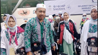 Sudah Tiba, Jamaah Haji Kloter Pertama Debarkasi Surabaya