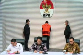 Bupati Sidoarjo Ditahan KPK atas Kasus Korupsi Insentif ASN