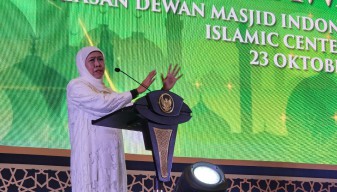 Calon Gubernur Jatim Khofifah Indar Parawansa Hadiri Penganugerahan Masjid Award 2024 di Surabaya