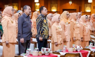 Pj Gubernur Jatim Apresiasi Peran Strategis Dharma Wanita Persatuan di HUT ke-25