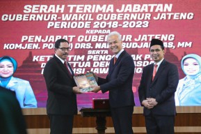 Serah Terima Pj Gubernur Jateng, Nana Sudjana Siap Lanjutkan Mboten Korupsi Mboten Ngapusi