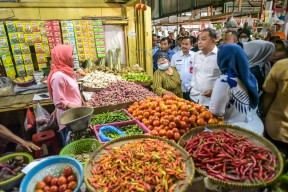 Beras dan Minyak Stabil, Wali Kota Eri Cahyadi Fokus Tekan Harga Cabai dan Bawang Merah