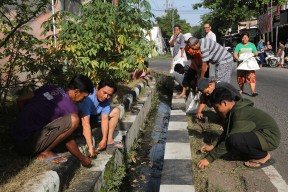 Sukses, Program Surabaya Bergerak Serentak di Wilayah Perkampungan