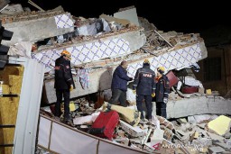 Turki Diguncang Gempa, Enam Tewas dan 202 Luka-luka