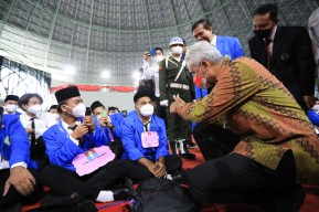 Ganjar Ajak Mahasiswa Unimus Ikut Cegah Stunting