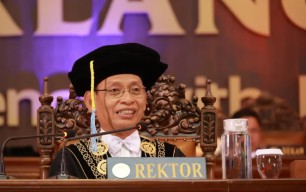 UNAIR Gelar Wisuda Periode 244, Rektor Berikan Pesan Inspiratif untuk 1.273 Wisudawan