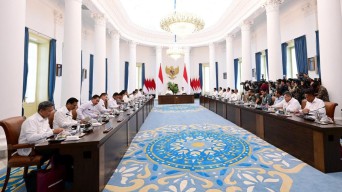 Sidang Perdana Dewan Pertahanan Nasional: Presiden Prabowo Tegaskan Urgensi Pertahanan Negara