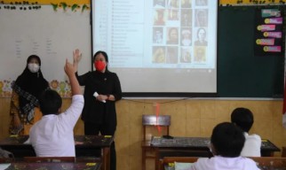 Puan Maharani Tinjau PTM di SDN 1 Godean Sleman