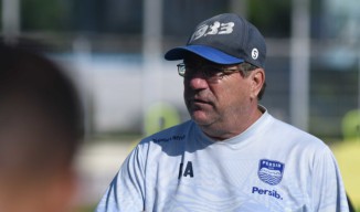 Pelatih PERSIB, Robert Alberts Bertekad Membuat Timnya Lebih Tangguh