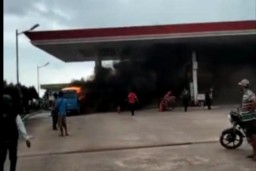 Kebakaran di SPBU Batam, Anak Tewas dalam Minibus
