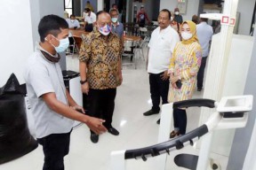 Marciano Norman Puji Fasilitas Sport Science di KONI Jatim