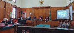 Cegah Penyebaran Corona, PN Surabaya Sidang Secara Teleconfrence