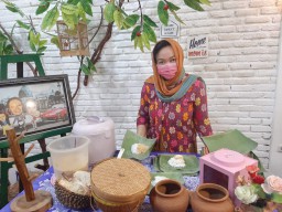 Ketan Punel Darmo Pindah Jualan via Online