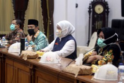 Gubernur Khofifah Hari Ini Kirim Surat PSBB ke Menteri Kesehatan