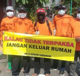 Warga Kampung Manyar Tegal Surabaya, Swadaya Untuk Tangkal Corona