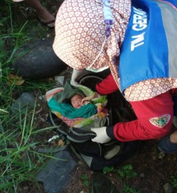 Fokus PSBB,  di Surabaya Ditemukan Bayi Perempuan Dalam Ransel