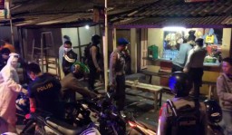 Pemilik dan Pengunjung Warkop Diangkut Ke Polres Gresik